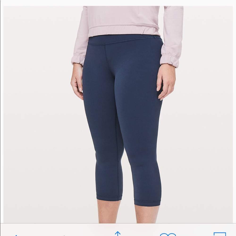 Lululemon Align Crop 21” in Navy Size 4